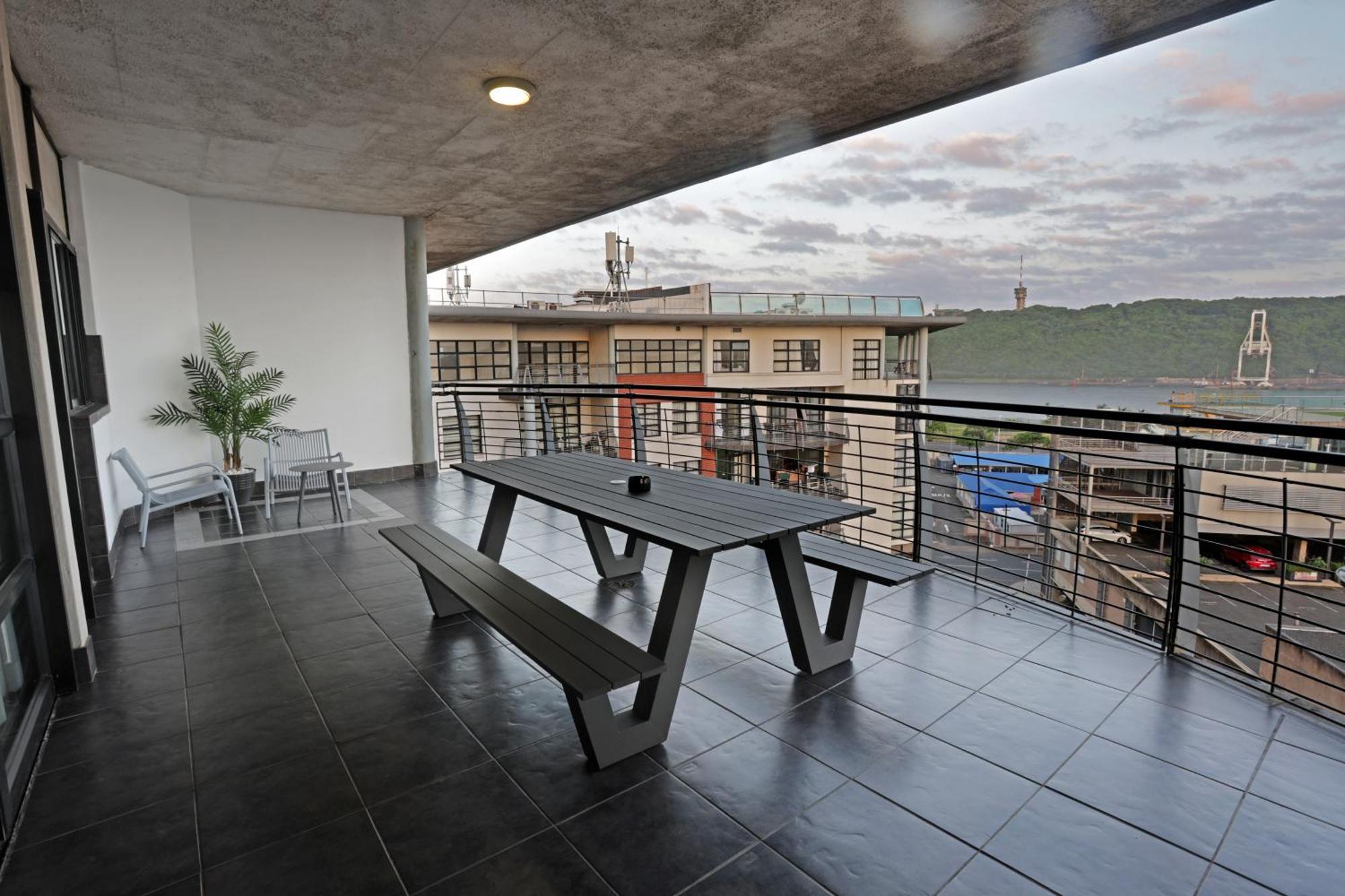 Stay At The Point - Peaceful Plentiful Penthouse ダーバン エクステリア 写真